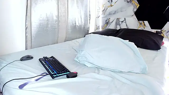 Goldendesirexx webcam