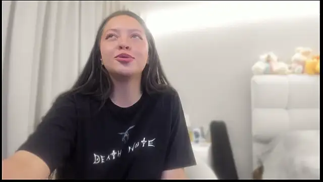 Clara_Belle webcam