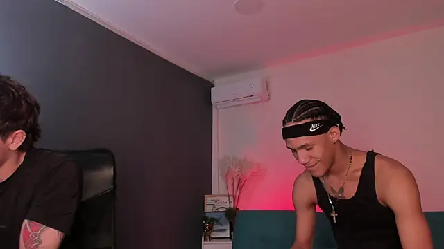 Handsomeboyss19 webcam