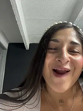 Francesca_Skuirt webcam