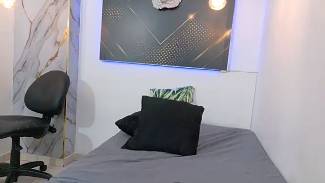 Antonella_Gomez75 webcam