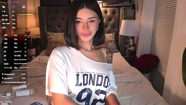 ParisianDoll webcam