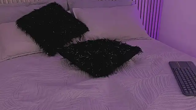 ashvalentine_ webcam