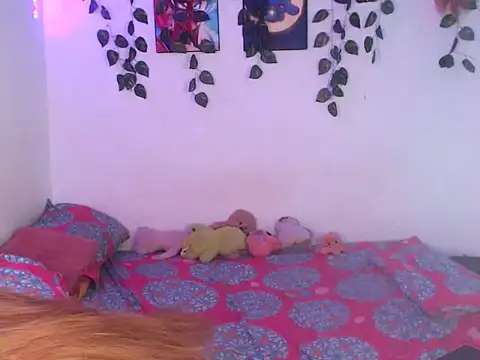 Stefanny_Hot033 live cam on StripChat