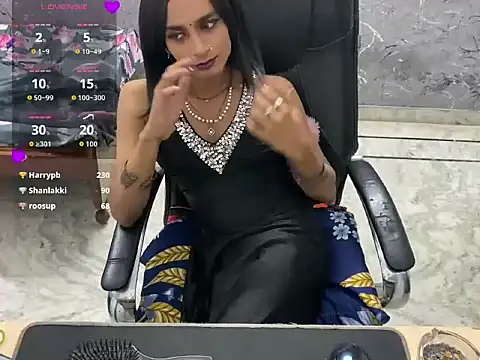 LuvLayla webcam