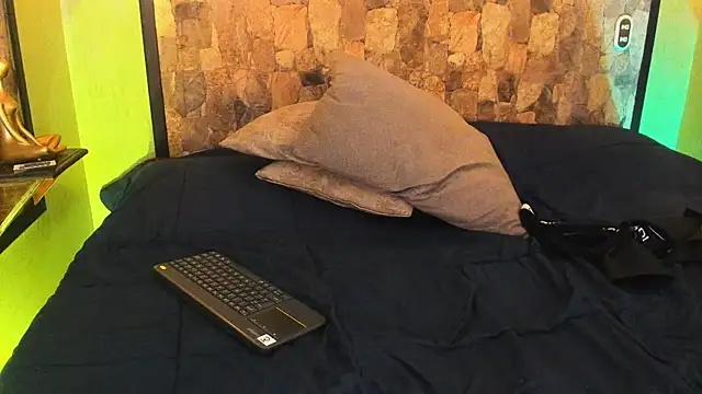 Adams_Sanz live cam on StripChat