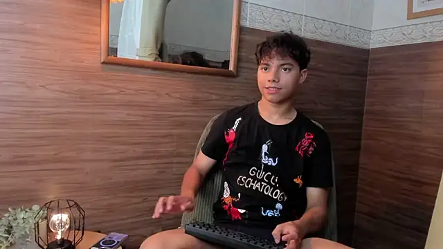 Honeymoon_sariel webcam