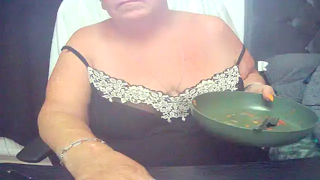 Playful_MILF_Demi webcam