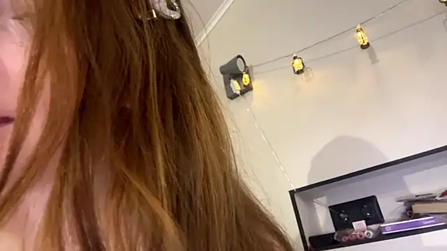 Kissme_Kira webcam
