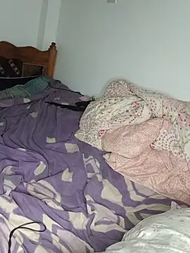Prettyval77 webcam