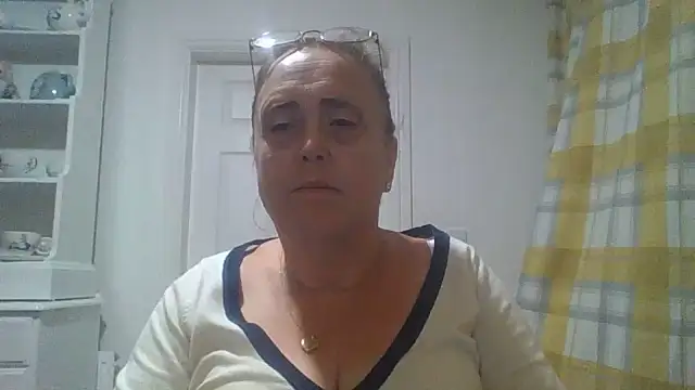 Curvy_Coral50 webcam