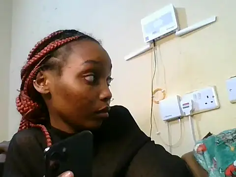 petite_spankie live cam on StripChat