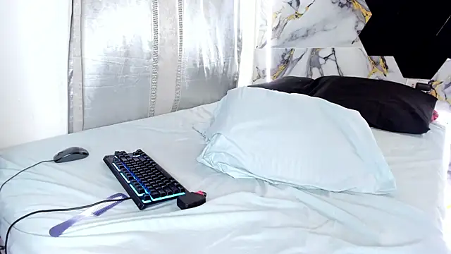 Goldendesirexx webcam
