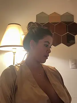Emilia_Bakerr webcam