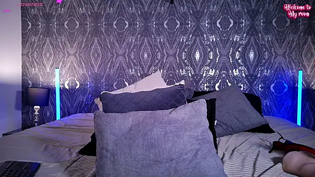 AbellaFox_ webcam