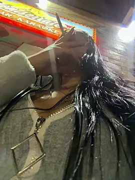LilacNoir webcam