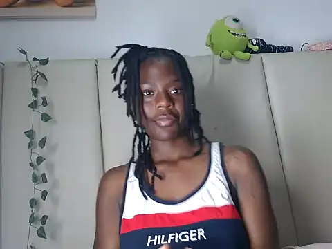 sluttysasha9-'s live room