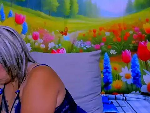 indianroxy webcam