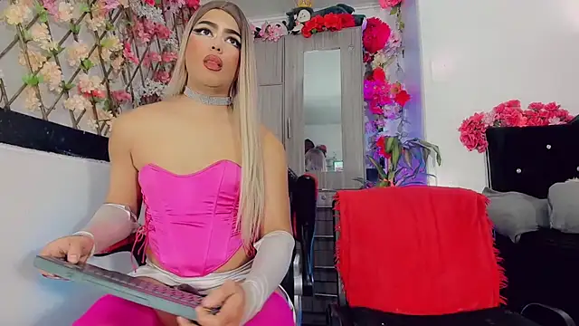 Thiara_veky_ webcam