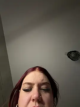 CurvyGirlMyla webcam