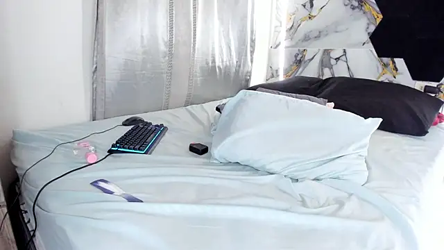 Goldendesirexx webcam