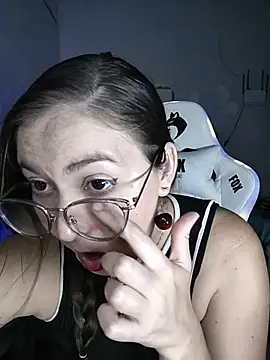 Fetichista23 live cam on StripChat