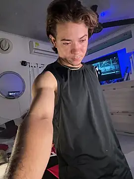 AngelLatinBoy webcam