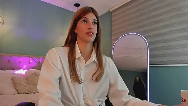 Nora_Vennucci live sex cam