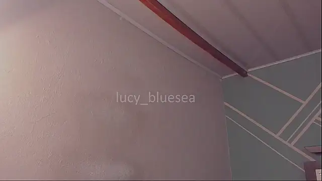 lucy-bluesea - Lucy-Bluesea's free webcam - UK Sex Cams