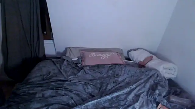KynekoBtbf live cam on StripChat