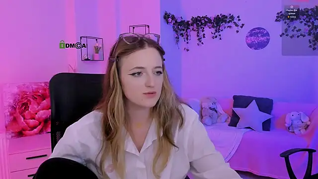 liana_kisses webcam