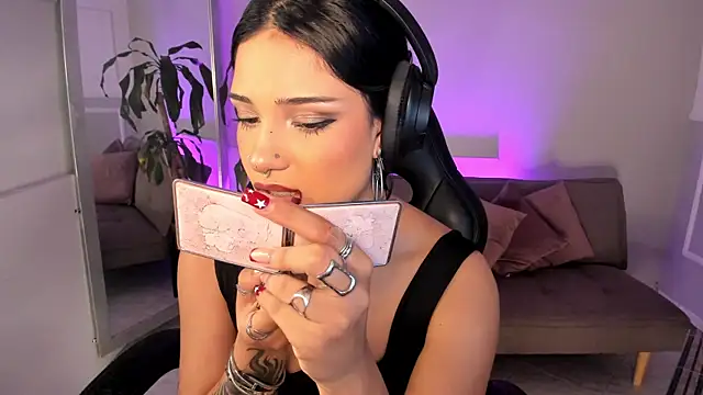 renee_shelby_ webcam