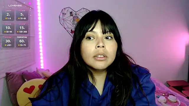 EllieMoonX webcam