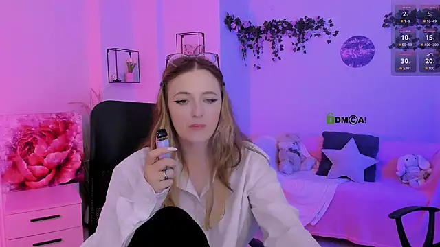 liana_kisses webcam