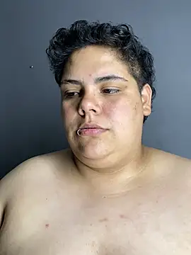 Hailey_Curvy webcam