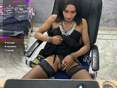 LuvLayla webcam