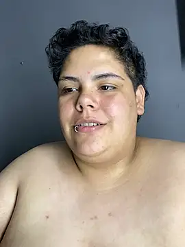 Hailey_Curvy webcam