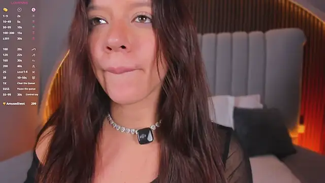 emperatriz_reyes's live room