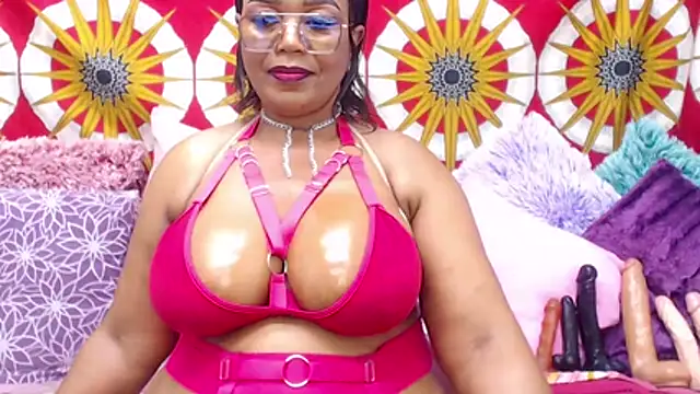 MATURExxxASS webcam