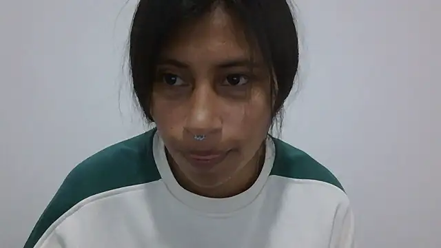 Pocahontas_Honey webcam