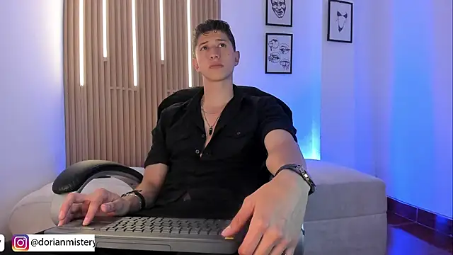 Dorianmistery2322_ webcam