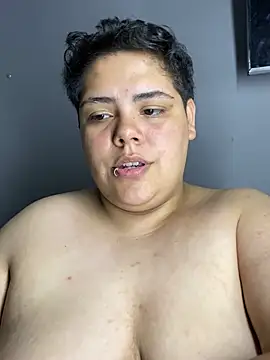 Hailey_Curvy webcam