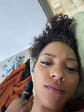 LizStorm_ webcam