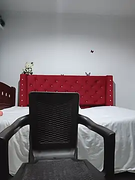 Naught-Milf webcam