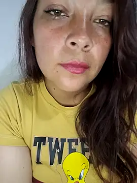 CurvyMilen webcam