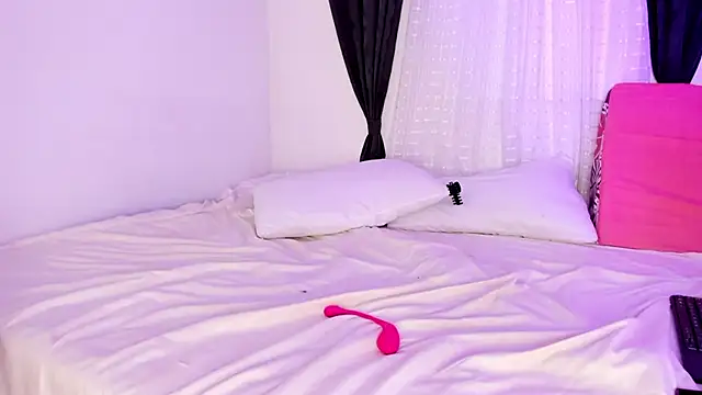Juliet_Ember01 webcam