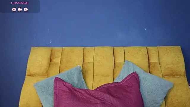 KendraaSimons webcam