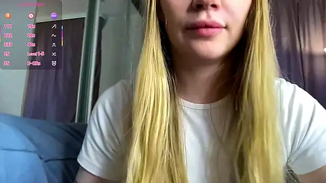 pestiyilinet live cam on StripChat