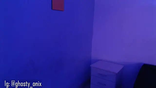 onixandghosty1 live cam on StripChat