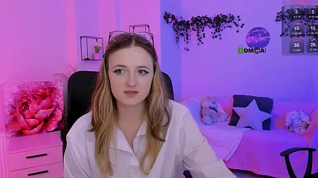 liana_kisses webcam